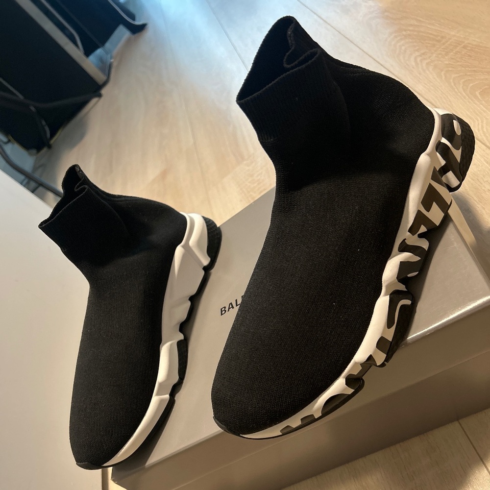 Balenciaga graffiti sole knit  sneaker